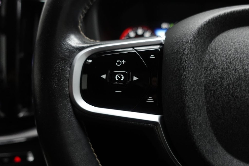 2020 Volvo XC60 — image 21