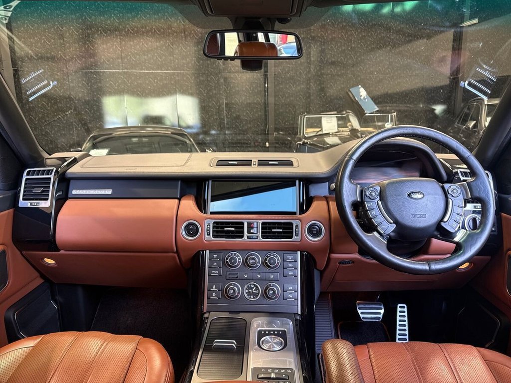 USED 2010 LAND ROVER RANGE ROVER 4.4 TD V8 Autobiography SUV 5dr Diesel Auto 4WD Euro 5 (313 bhp) AINTREE GREEN OVER TAN LEATHER