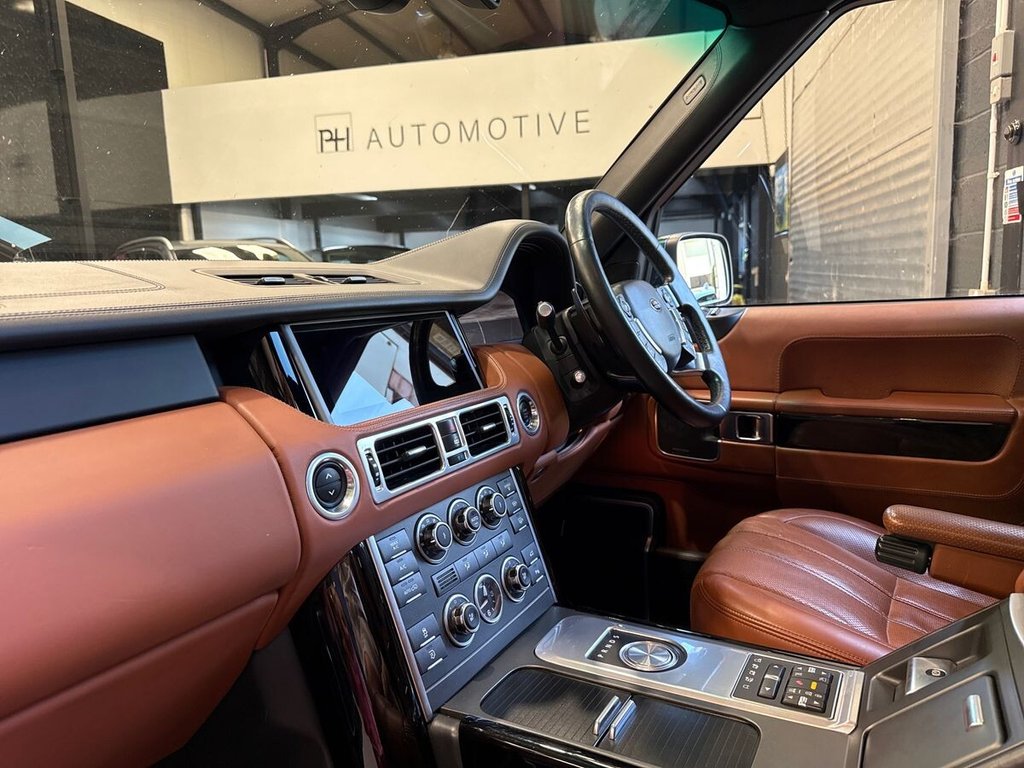 USED 2010 LAND ROVER RANGE ROVER 4.4 TD V8 Autobiography SUV 5dr Diesel Auto 4WD Euro 5 (313 bhp) AINTREE GREEN OVER TAN LEATHER