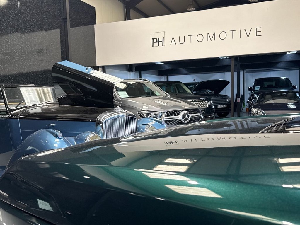 USED 2010 LAND ROVER RANGE ROVER 4.4 TD V8 Autobiography SUV 5dr Diesel Auto 4WD Euro 5 (313 bhp) AINTREE GREEN OVER TAN LEATHER