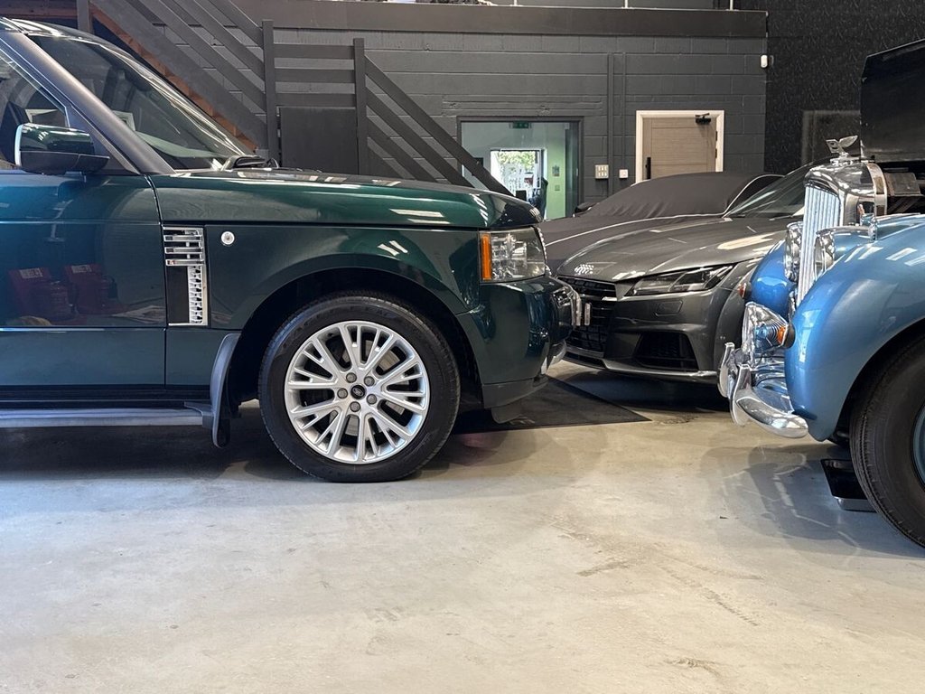 USED 2010 LAND ROVER RANGE ROVER 4.4 TD V8 Autobiography SUV 5dr Diesel Auto 4WD Euro 5 (313 bhp) AINTREE GREEN OVER TAN LEATHER