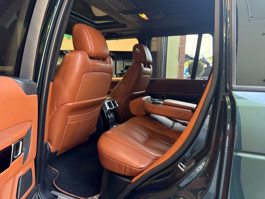 USED 2010 LAND ROVER RANGE ROVER 4.4 TD V8 Autobiography SUV 5dr Diesel Auto 4WD Euro 5 (313 bhp) AINTREE GREEN OVER TAN LEATHER