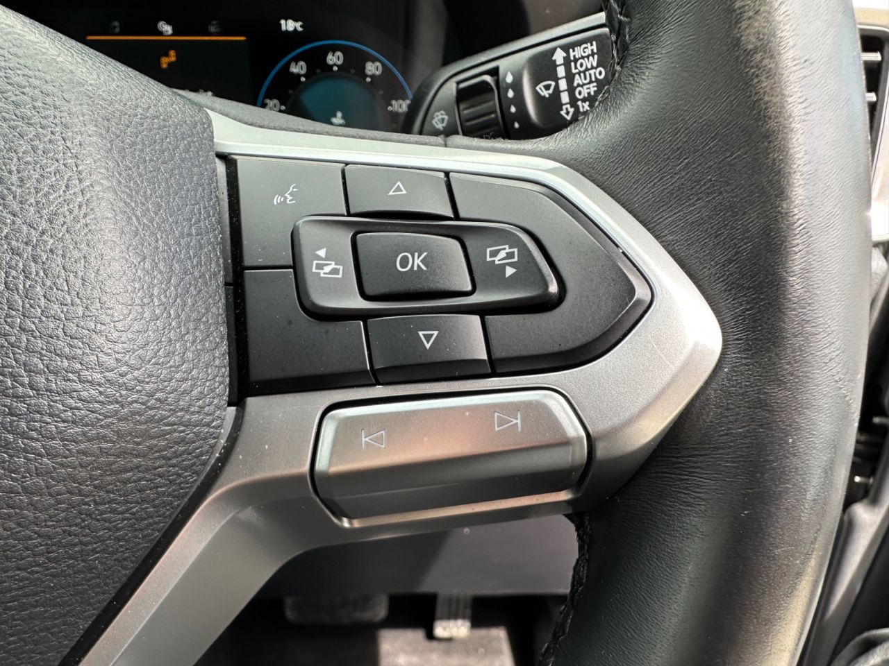 2023 VOLKSWAGEN AMAROK 2.0 TDI Style Pickup Double Cab 4dr Diesel Auto 4Motion Euro 6 (s/s) (205 p - vehicle photo 12 for sale on PureCar