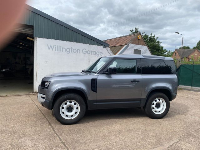 View our LAND ROVER DEFENDER 90