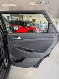 USED 2017 67 HYUNDAI TUCSON 2.0 CRDi Blue Drive SE Nav SUV 5dr Diesel Manual Euro 6 (s/s) (136 ps) 