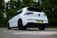 USED 2025 25 VOLKSWAGEN GOLF 2.0 TSI R Black Edition Hatchback 5dr Petrol DSG 4Motion Euro 6 (s/s) (333 ps) PURE WHITE PAINTWORK + WINTER PACK + ACC + REVERSE CAMERA