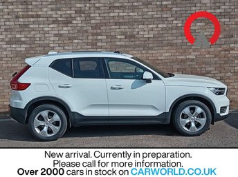 2022 VOLVO XC40