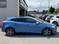USED 2017 67 VOLVO V40 1.5 T2 R-Design Pro Hatchback 5dr Petrol Auto Euro 6 (s/s) (122 ps) &pound;9000 VOLVO OPTIONAL UPGRAES -- LEATHER -- SAT NAV -- CAMERA -- SUNROOF -- HEATED SEATS