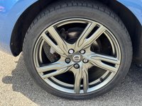 USED 2017 67 VOLVO V40 1.5 T2 R-Design Pro Hatchback 5dr Petrol Auto Euro 6 (s/s) (122 ps) &pound;9000 VOLVO OPTIONAL UPGRAES -- LEATHER -- SAT NAV -- CAMERA -- SUNROOF -- HEATED SEATS
