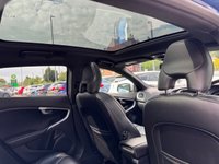USED 2017 67 VOLVO V40 1.5 T2 R-Design Pro Hatchback 5dr Petrol Auto Euro 6 (s/s) (122 ps) &pound;9000 VOLVO OPTIONAL UPGRAES -- LEATHER -- SAT NAV -- CAMERA -- SUNROOF -- HEATED SEATS