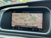 USED 2017 67 VOLVO V40 1.5 T2 R-Design Pro Hatchback 5dr Petrol Auto Euro 6 (s/s) (122 ps) &pound;9000 VOLVO OPTIONAL UPGRAES -- LEATHER -- SAT NAV -- CAMERA -- SUNROOF -- HEATED SEATS