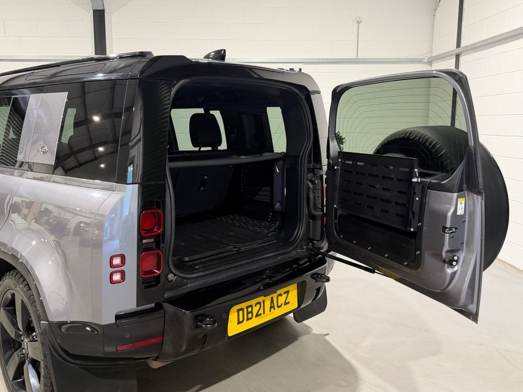 USED 2021 21 LAND ROVER DEFENDER 110 3.0 D250 MHEV X-Dynamic SE SUV 5dr Diesel Auto 4WD Euro 6 (s/s) (250 ps) 