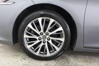 USED 2020 70 LEXUS ES 2.5 300h E-CVT Euro 6 (s/s) 4dr Sunroof, Reverse Camera,