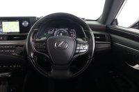 USED 2020 70 LEXUS ES 2.5 300h E-CVT Euro 6 (s/s) 4dr Sunroof, Reverse Camera,