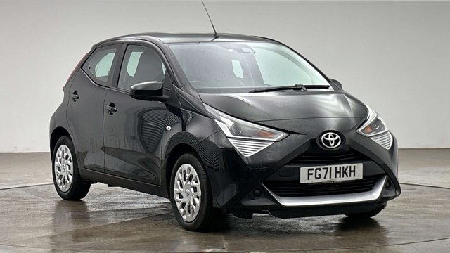 View our Toyota Aygo 1.0 VVT-i x-play Hatchback 5dr Petrol x-shift Euro 6 (Safety Sense) (71 ps)