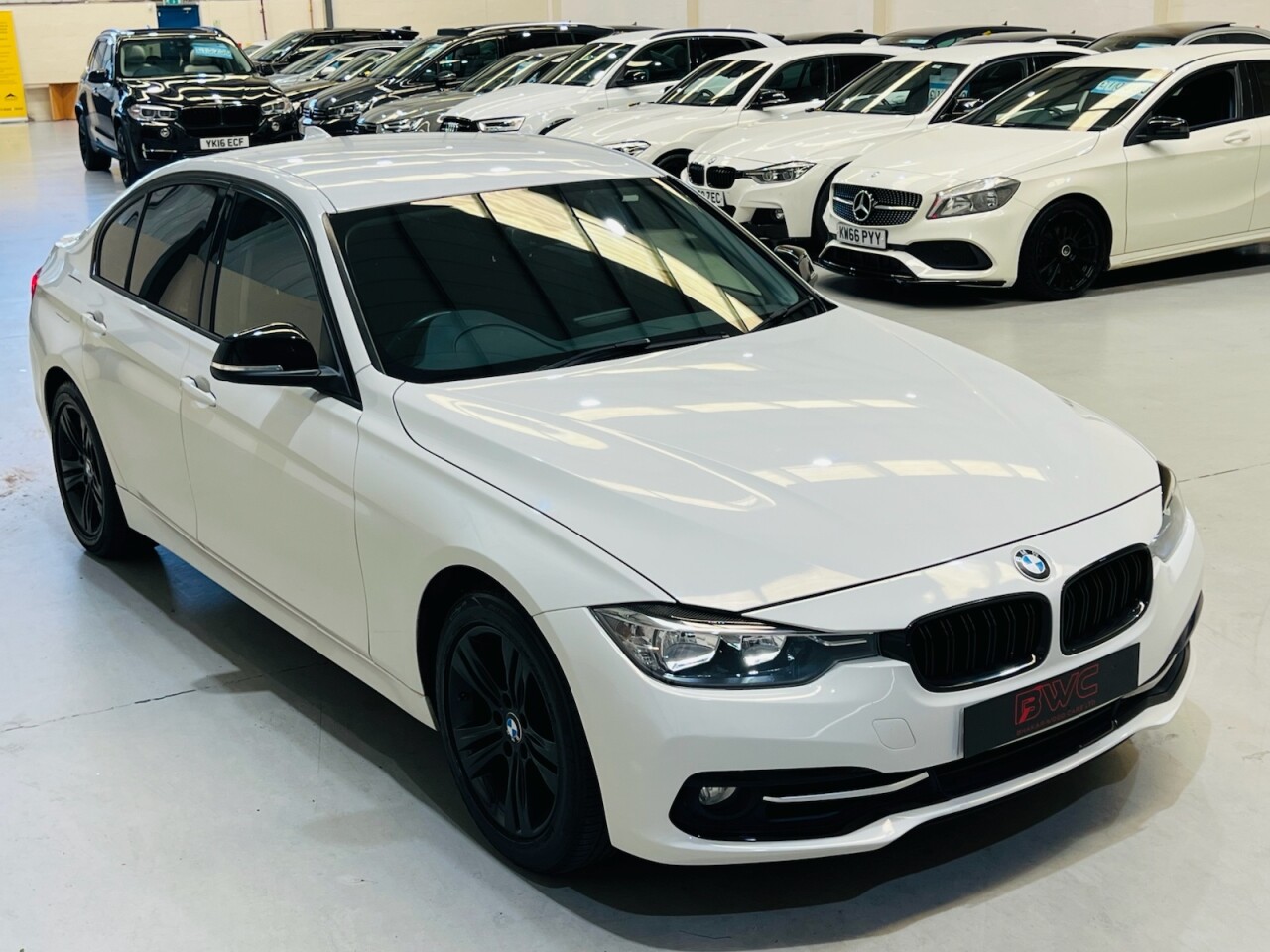 2015 BMW 3 Series thumbnail 10
