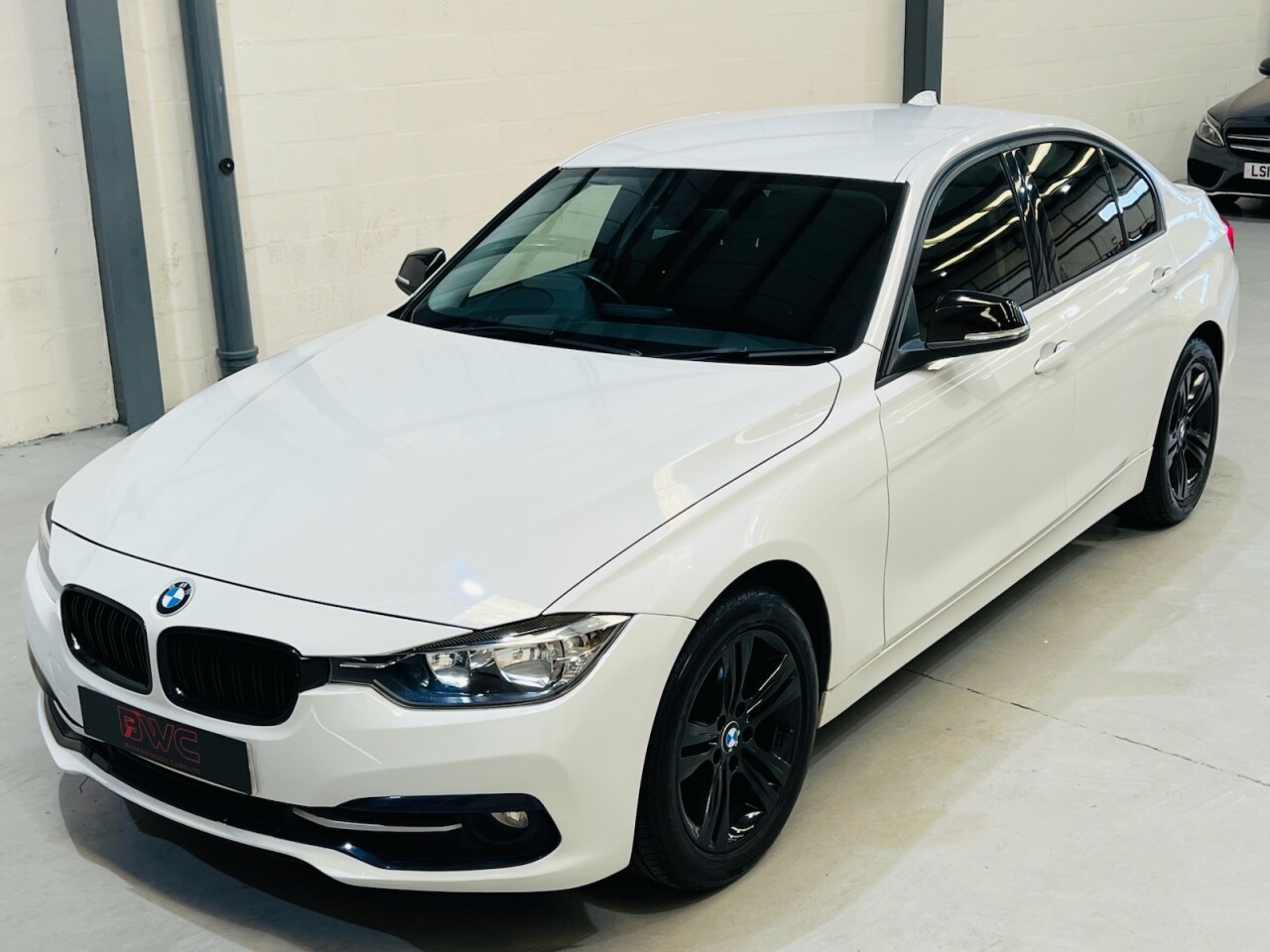 2015 BMW 3 Series thumbnail 12