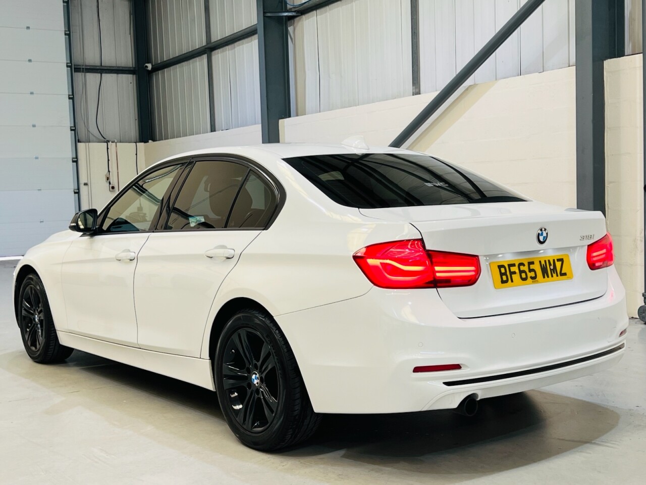 2015 BMW 3 Series thumbnail 5