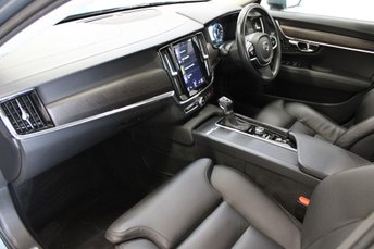 View our VOLVO V90 Cross Country
