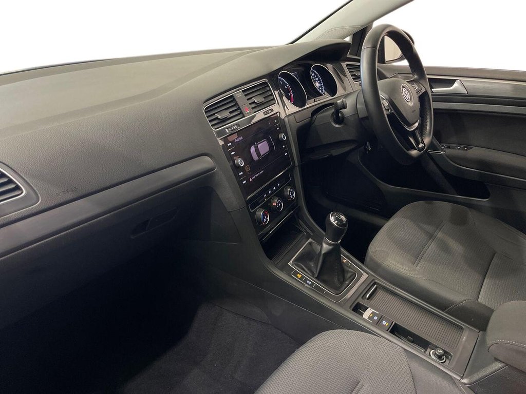 USED 2017 67 VOLKSWAGEN GOLF 1.4 TSI BlueMotion Tech SE Nav Hatchback 5dr Petrol Manual Euro 6 (s/s) (125 ps) APPLE CAR PLAY AND ANDROID AUTO