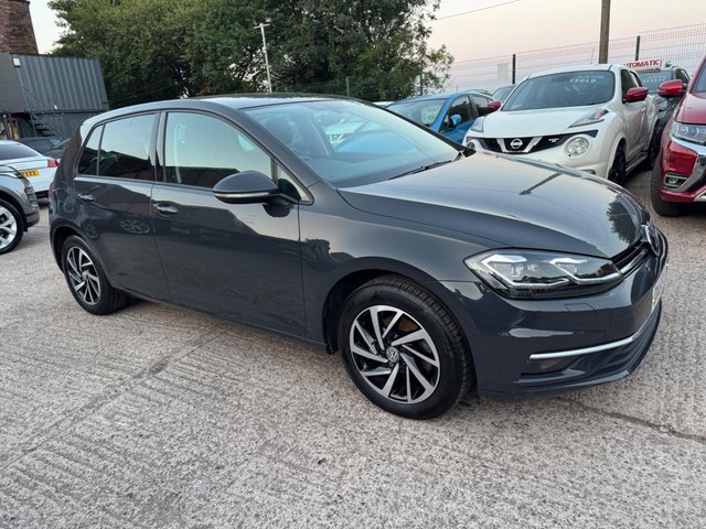 View our VOLKSWAGEN GOLF