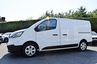 USED 2023 73 RENAULT TRAFIC 2.0 dCi Blue SL30 Advance Panel Van 5dr Diesel Manual L1 H1 Euro 6 (s/s) (130 ps) ONE OWNER  .  APPLE CARPLAY  .  PARKING SENSORS