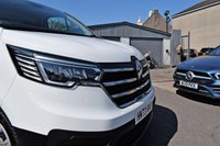 USED 2023 73 RENAULT TRAFIC 2.0 dCi Blue SL30 Advance Panel Van 5dr Diesel Manual L1 H1 Euro 6 (s/s) (130 ps) ONE OWNER  .  APPLE CARPLAY  .  PARKING SENSORS
