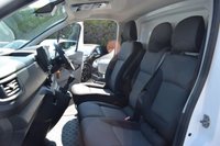 USED 2023 73 RENAULT TRAFIC 2.0 dCi Blue SL30 Advance Panel Van 5dr Diesel Manual L1 H1 Euro 6 (s/s) (130 ps) ONE OWNER  .  APPLE CARPLAY  .  PARKING SENSORS
