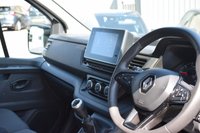 USED 2023 73 RENAULT TRAFIC 2.0 dCi Blue SL30 Advance Panel Van 5dr Diesel Manual L1 H1 Euro 6 (s/s) (130 ps) ONE OWNER  .  APPLE CARPLAY  .  PARKING SENSORS