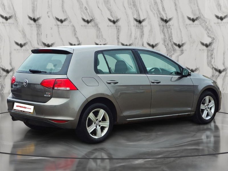 2015 Volkswagen Golf in grey — photo 8 of 29