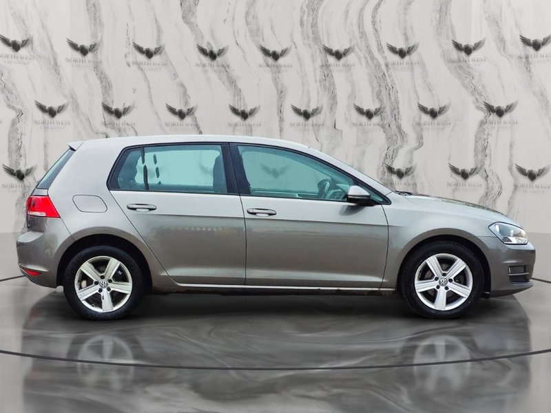 2015 Volkswagen Golf in grey — photo 10 of 29
