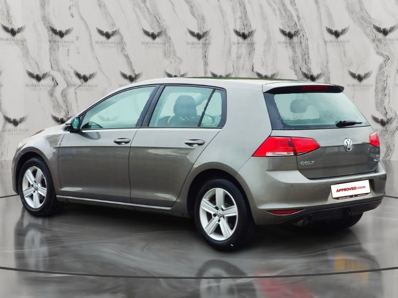 2015 Volkswagen Golf in grey — photo 11 of 29