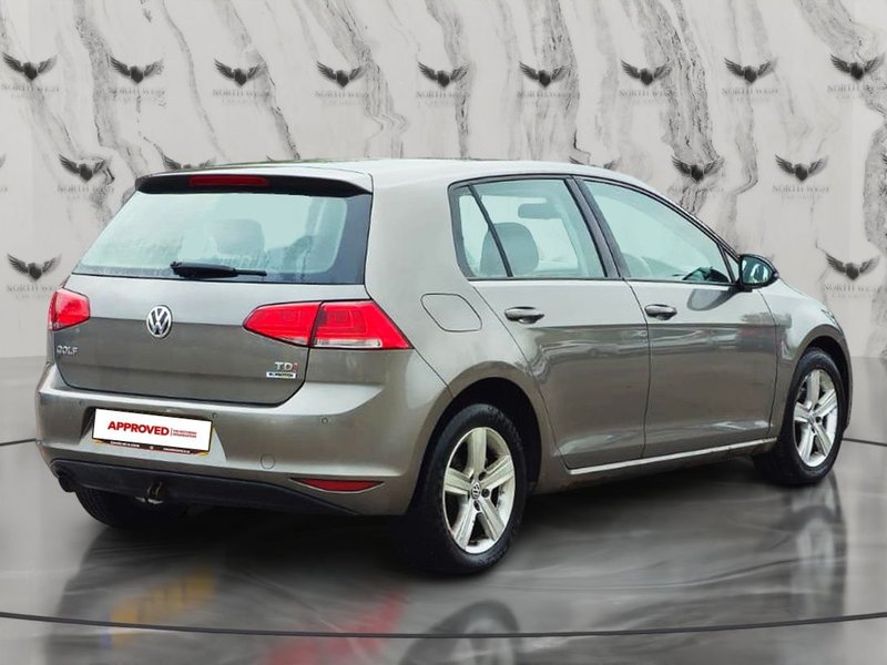 2015 Volkswagen Golf in grey — photo 12 of 29