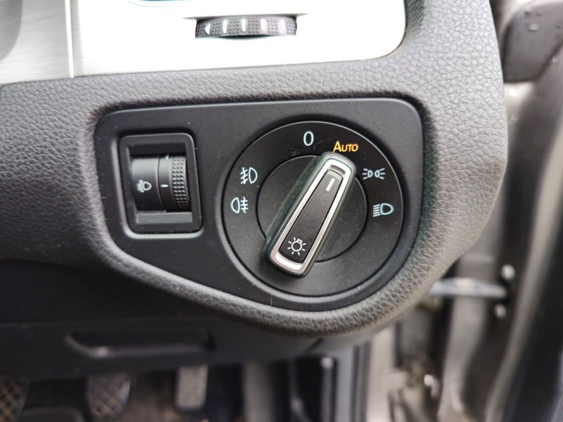 2015 Volkswagen Golf in grey — photo 15 of 29