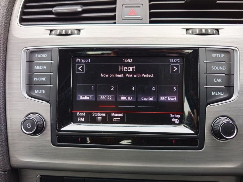 2015 Volkswagen Golf in grey — photo 19 of 29
