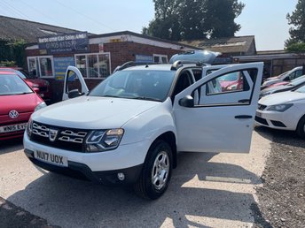 View our DACIA DUSTER