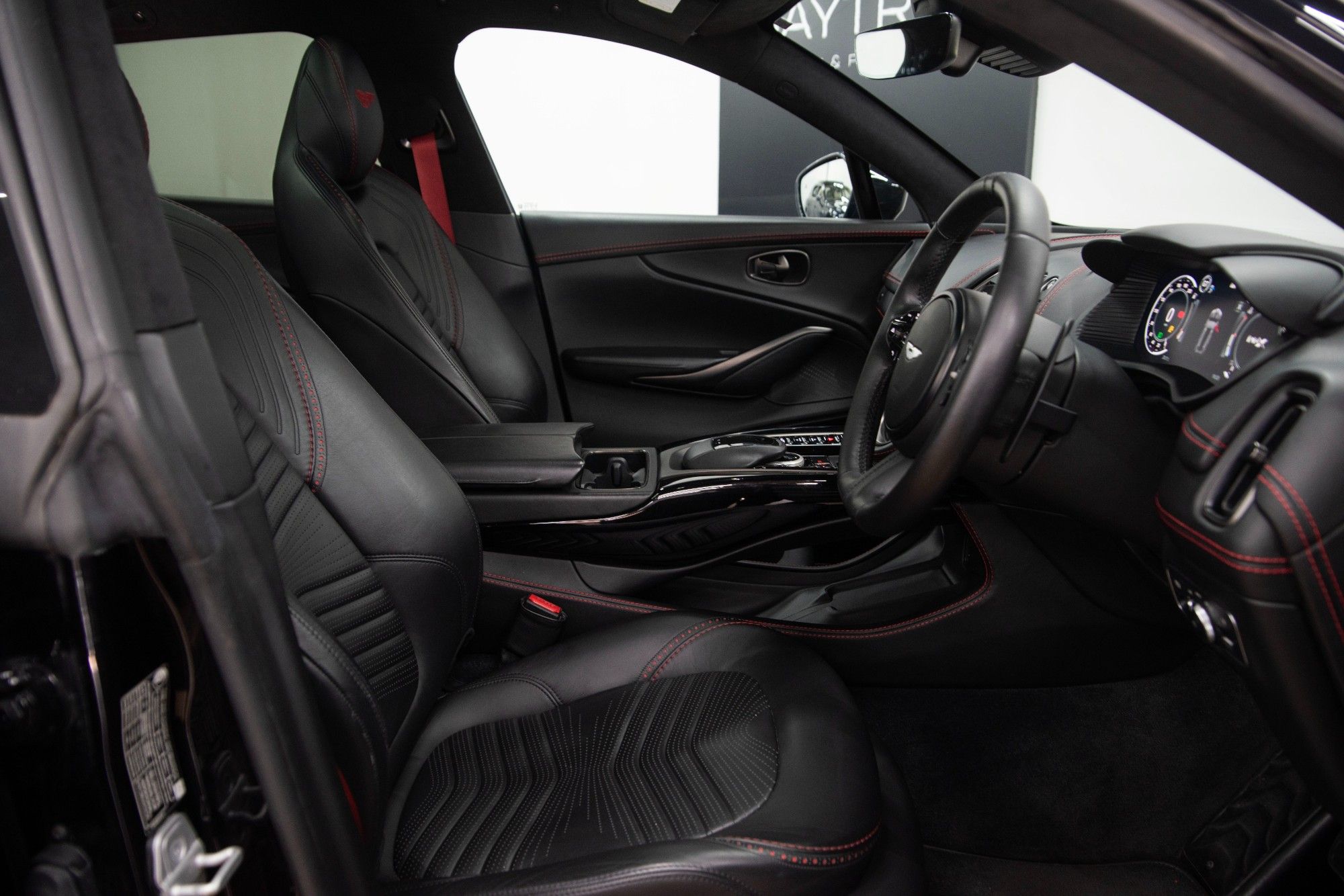 USED 2020 L ASTON MARTIN DBX 4.0 V8 SUV 5dr Petrol Auto 4WD Euro 6 (s/s) (550 ps) 
