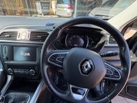 USED 2018 68 RENAULT KADJAR 1.3 TCe Signature S Nav SUV 5dr Petrol Manual Euro 6 (s/s) (140 ps) FULL SERVICE HISTORY