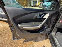 USED 2018 68 RENAULT KADJAR 1.3 TCe Signature S Nav SUV 5dr Petrol Manual Euro 6 (s/s) (140 ps) FULL SERVICE HISTORY