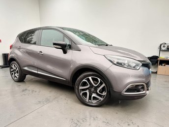View our RENAULT CAPTUR