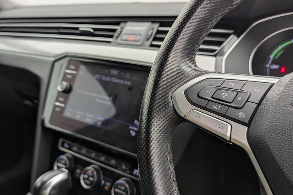 USED 2020 20 VOLKSWAGEN PASSAT 1.4 TSI 13kWh GTE Estate 5dr Petrol Plug-in Hybrid DSG Euro 6 (s/s) (218 ps) Car Play, Sensors, Sat Nav