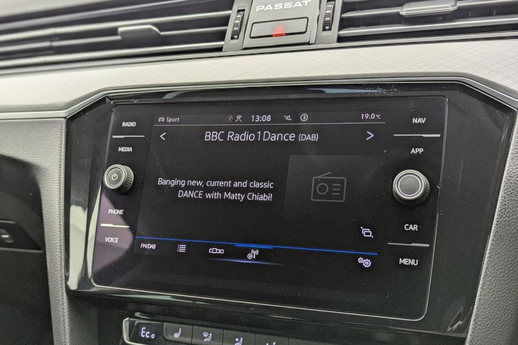 USED 2020 20 VOLKSWAGEN PASSAT 1.4 TSI 13kWh GTE Estate 5dr Petrol Plug-in Hybrid DSG Euro 6 (s/s) (218 ps) Car Play, Sensors, Sat Nav