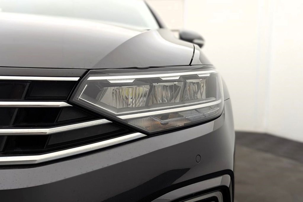 USED 2020 20 VOLKSWAGEN PASSAT 1.4 TSI 13kWh GTE Estate 5dr Petrol Plug-in Hybrid DSG Euro 6 (s/s) (218 ps) Car Play, Sensors, Sat Nav
