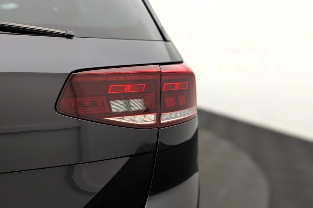 USED 2020 20 VOLKSWAGEN PASSAT 1.4 TSI 13kWh GTE Estate 5dr Petrol Plug-in Hybrid DSG Euro 6 (s/s) (218 ps) Car Play, Sensors, Sat Nav