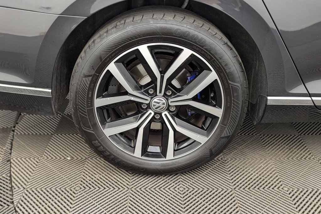 USED 2020 20 VOLKSWAGEN PASSAT 1.4 TSI 13kWh GTE Estate 5dr Petrol Plug-in Hybrid DSG Euro 6 (s/s) (218 ps) Car Play, Sensors, Sat Nav