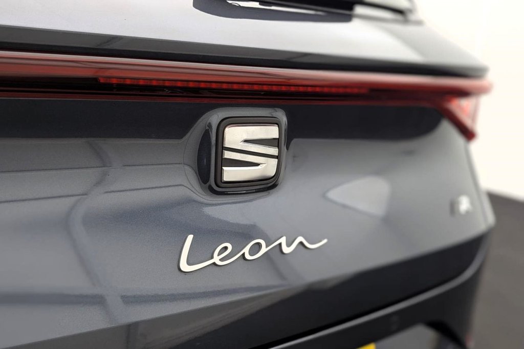 USED 2023 73 SEAT LEON 1.5 TSI EVO FR Sport Estate 5dr Petrol Manual Euro 6 (s/s) (130 ps) Car Play, Sat Nav, Sensors
