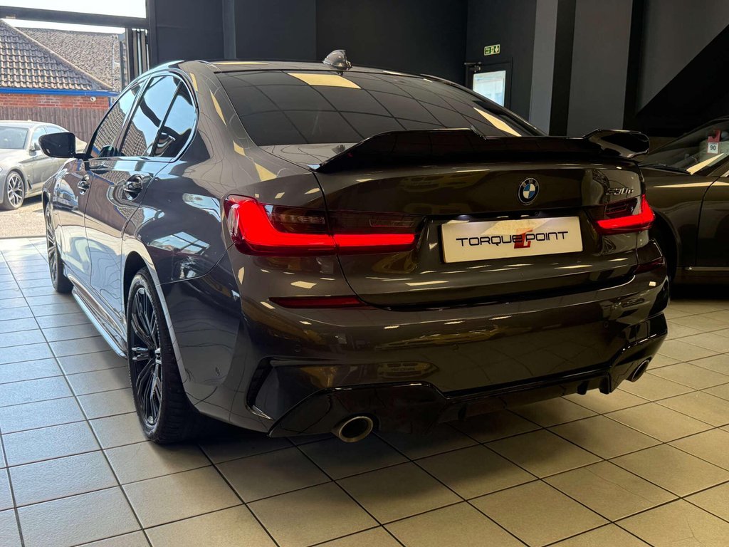 USED 2020 20 BMW 3 SERIES 2.0 330e M Sport Auto 4dr FSH + M PERF KIT + 2 KEYS