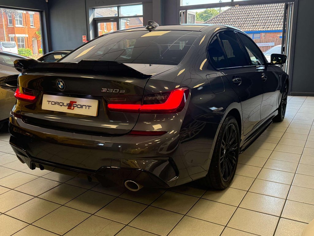USED 2020 20 BMW 3 SERIES 2.0 330e M Sport Auto 4dr FSH + M PERF KIT + 2 KEYS