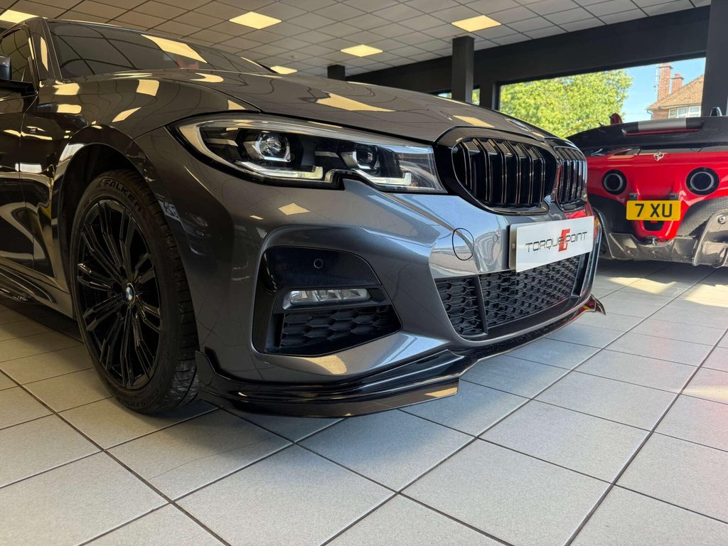 USED 2020 20 BMW 3 SERIES 2.0 330e M Sport Auto 4dr FSH + M PERF KIT + 2 KEYS