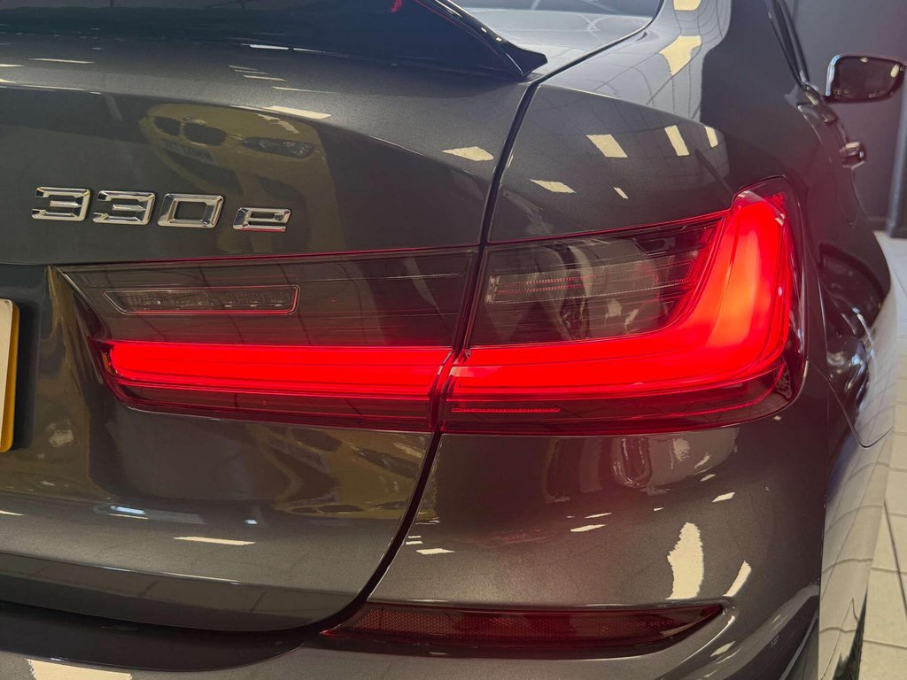 USED 2020 20 BMW 3 SERIES 2.0 330e M Sport Auto 4dr FSH + M PERF KIT + 2 KEYS
